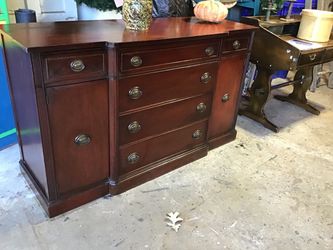 Vintage 1940-50’s  Mahogany Sideboard in English Regency Style With Accompanying Dining Table $300