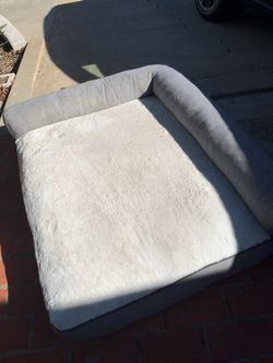 Almost new dog bed