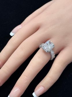 14KT 8.61CTW VS2 LabGrown Diamond Engagement Ring (IGI Certified)