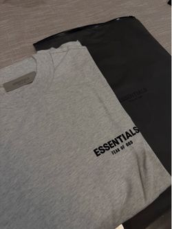 SMALL ESSENTIAL T SHIRTS