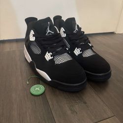 Jordan 4s White Thunder 