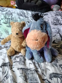 Winnie the Pooh plush lot