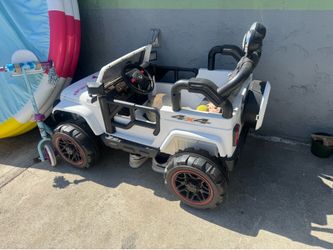 2  seater 12v Kids Ride On Car, Electric Off-Road truck with remote controls and I comes with charger