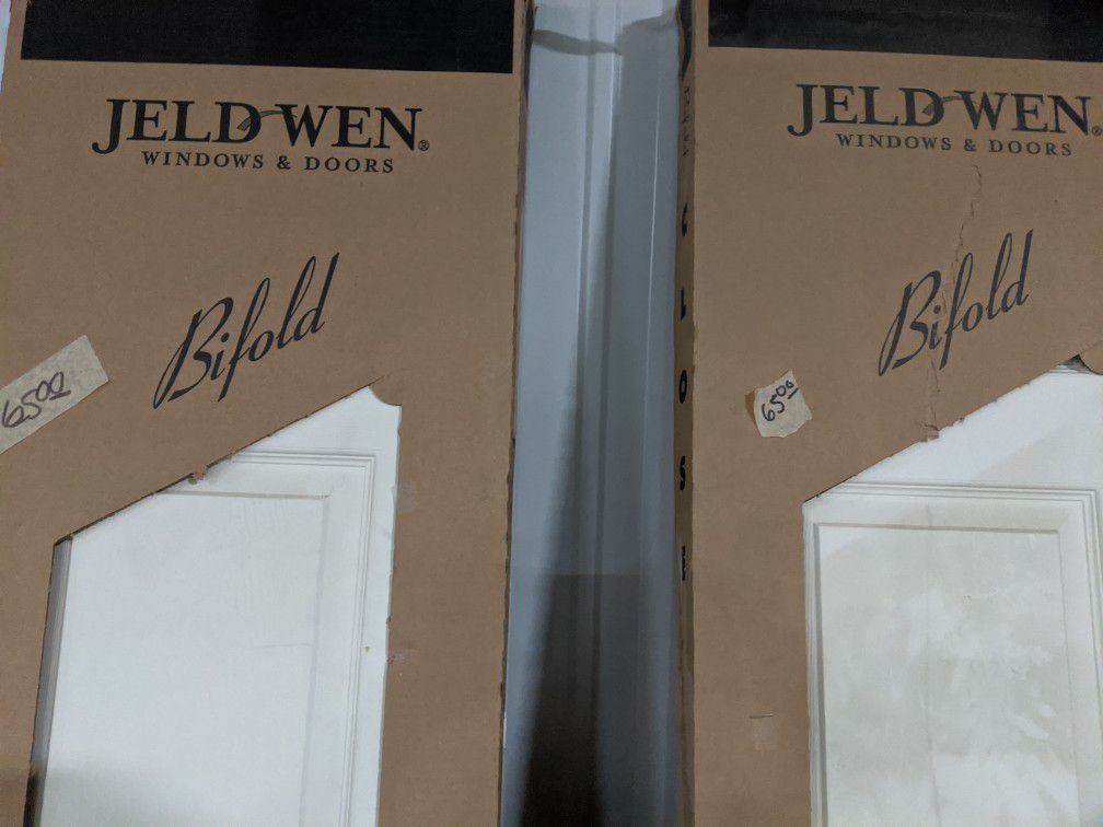 Jeldwyn bifold doors