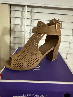 Tan Heel Sandals Shoes Size 7 Woman
