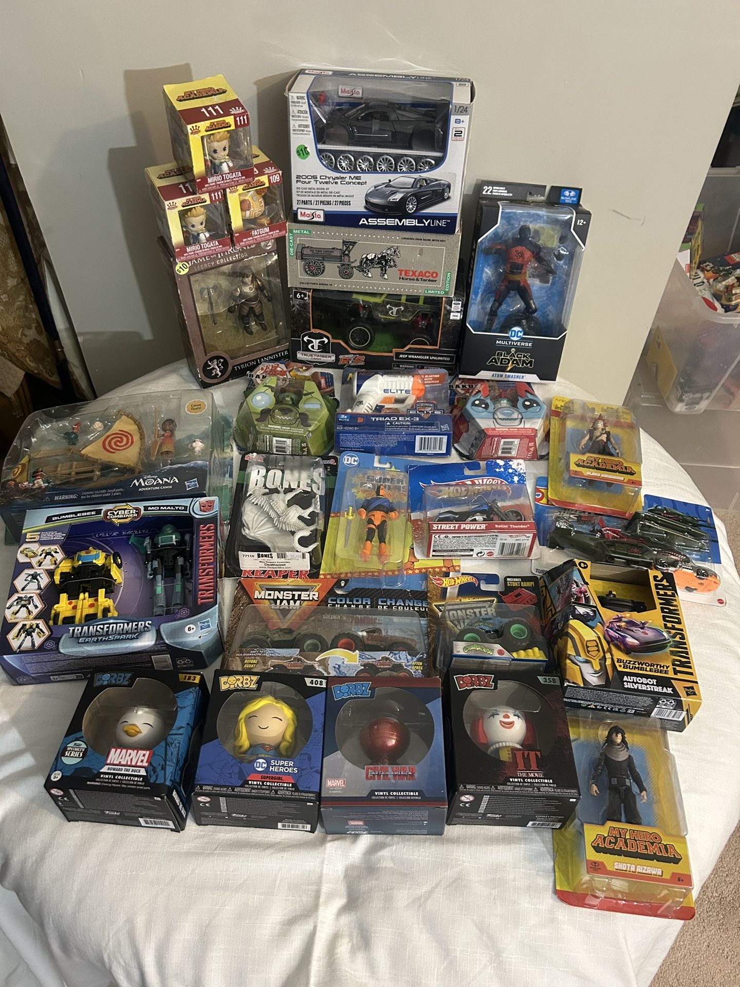 SET OF 26 NEW RANDOM TOYS  DC:MARVEL/HOT WHEELS /ACADEMIA/TRANSFORMERS/MOANA/BONES/BAKUGAN/MONSTER JAM 
