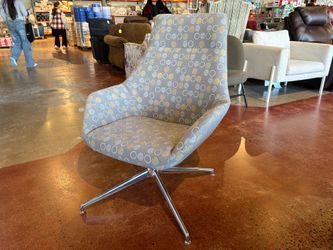 ENCORE SEATING Melina High Back Swivel Lounge Chair