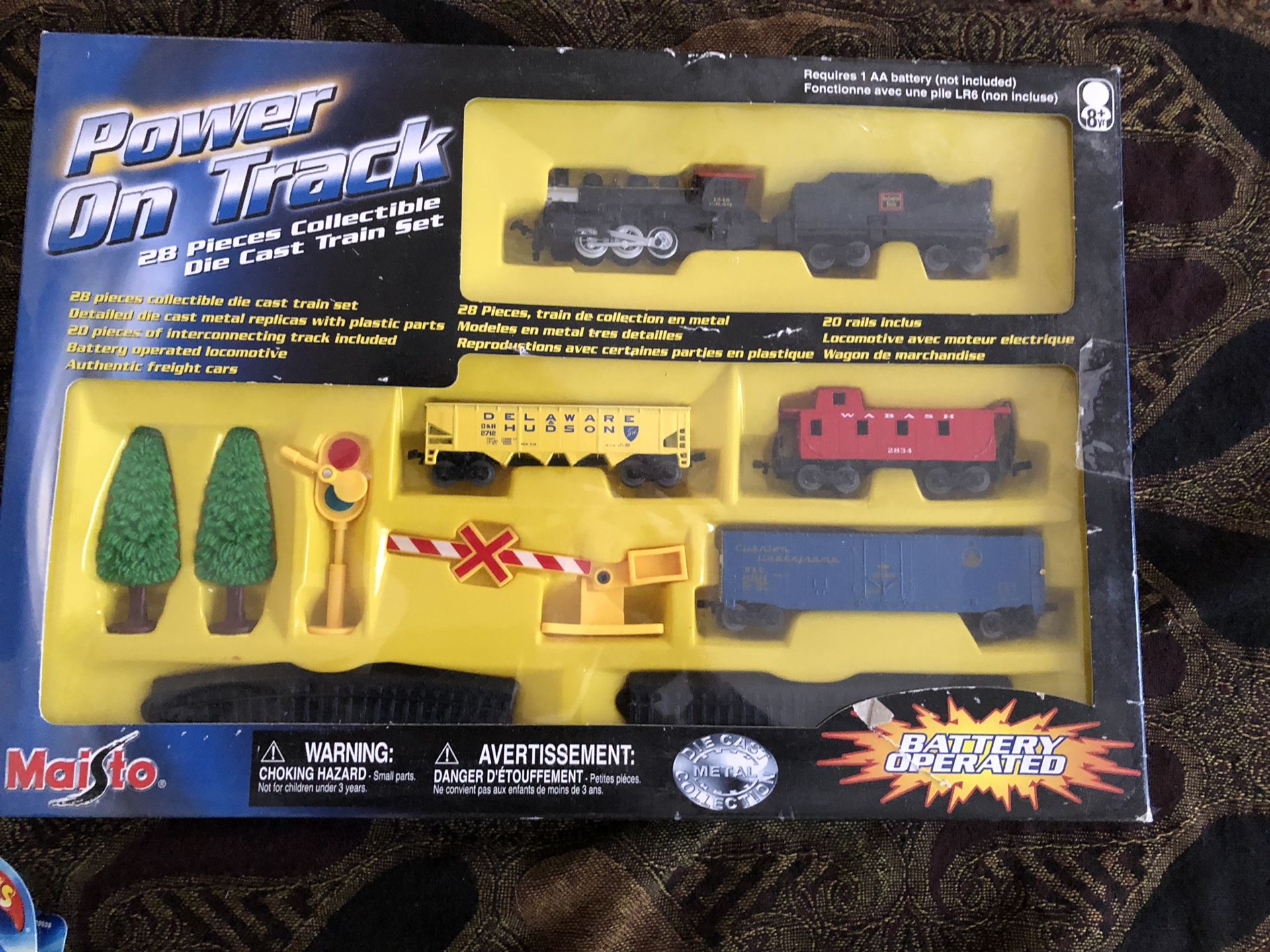MAISTO 28 Pieces Power on the track diecast train set the Delaware Hudson