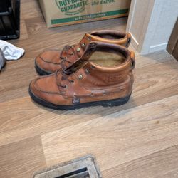 Women's Justin Chukka Boots Size 8M