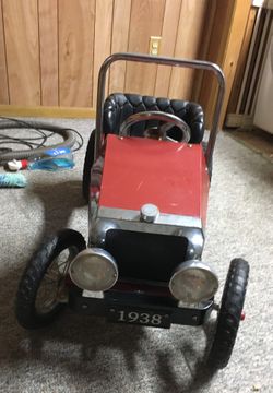 1938 children’s ride on toy car (no refunds)