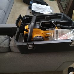 New DeWalt 60v Flex Volt   . 20"in Battery Powered Chainsaw 6.0ah Battery And Charger Included In Carrying Case