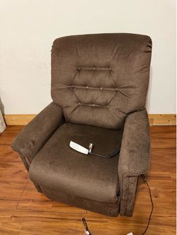 Pride Mobility Power Lift Recliner Chair Brown ($1000+ new)