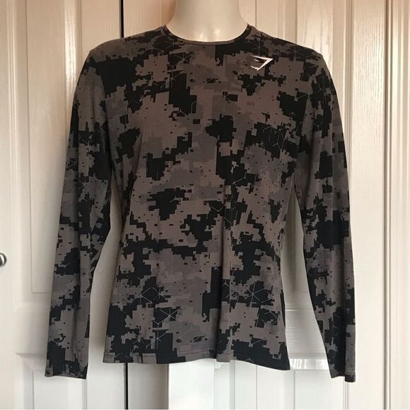 Gym Shark long sleeve Men’s Size L