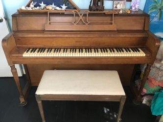 Free Piano in Ventura