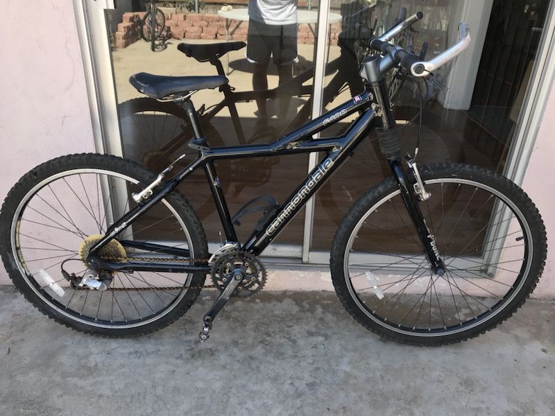 Cannondale f400 Mountain bike 17” Frame