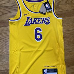 LeBron James Lakers Nike SWINGMAN  Icon Edition jersey Men's Sz XS/36 NEW!! 