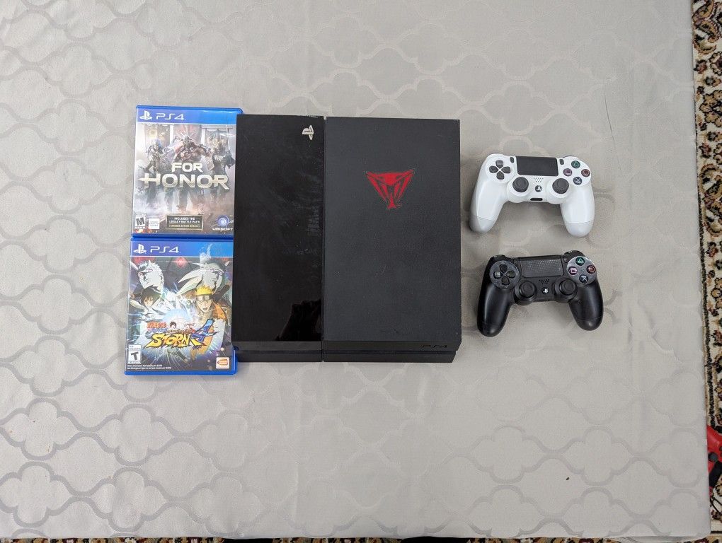 2 TB PS4 w/ 2 controllers