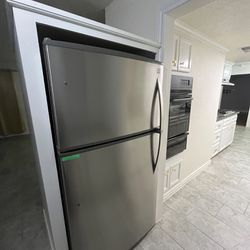 Kenmore 20.8 Refrigerator  