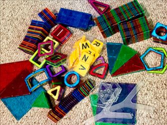 Magna tiles & Mag formers