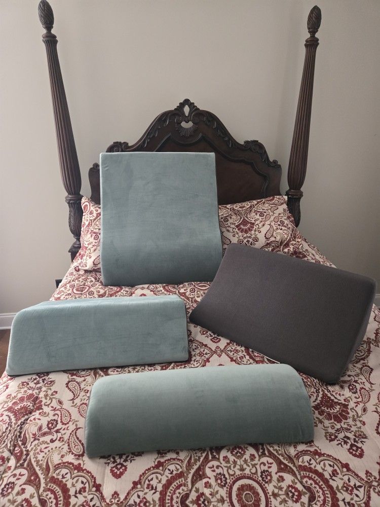 BRAND NEW AVANA 4 PIECE POSITIONING SET