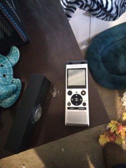 Tracker with Audio Recorder
