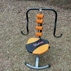 AB DOER W/ Triple Back Roller!!

