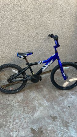 Blue Diamondback bike