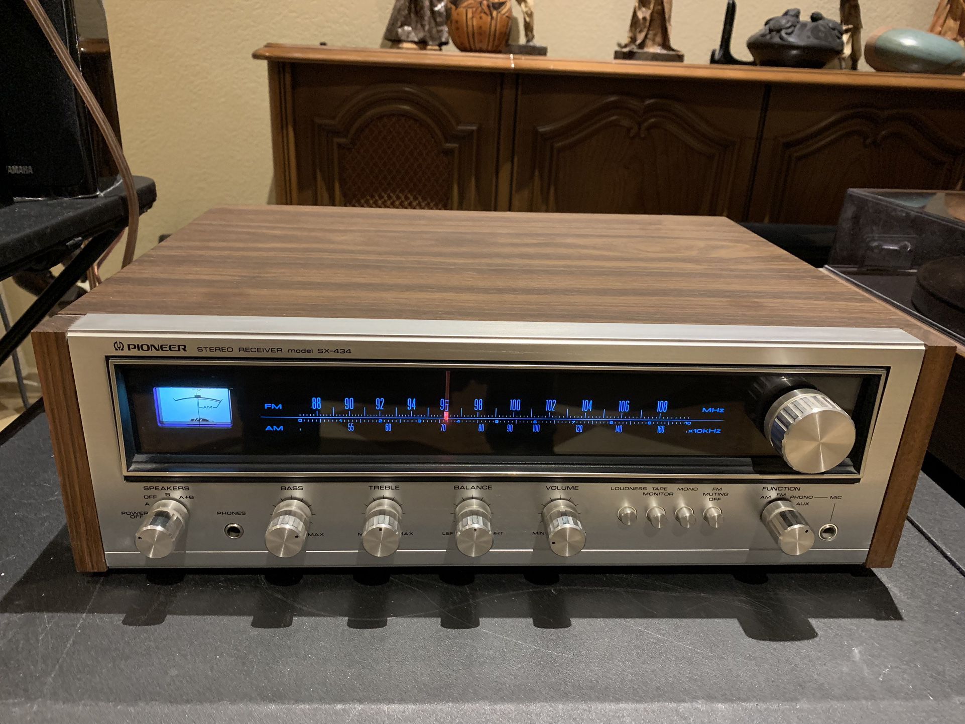 VINTAGE PIONEER STEREO RECEIVER (SX-434) for Sale in Tucson, AZ