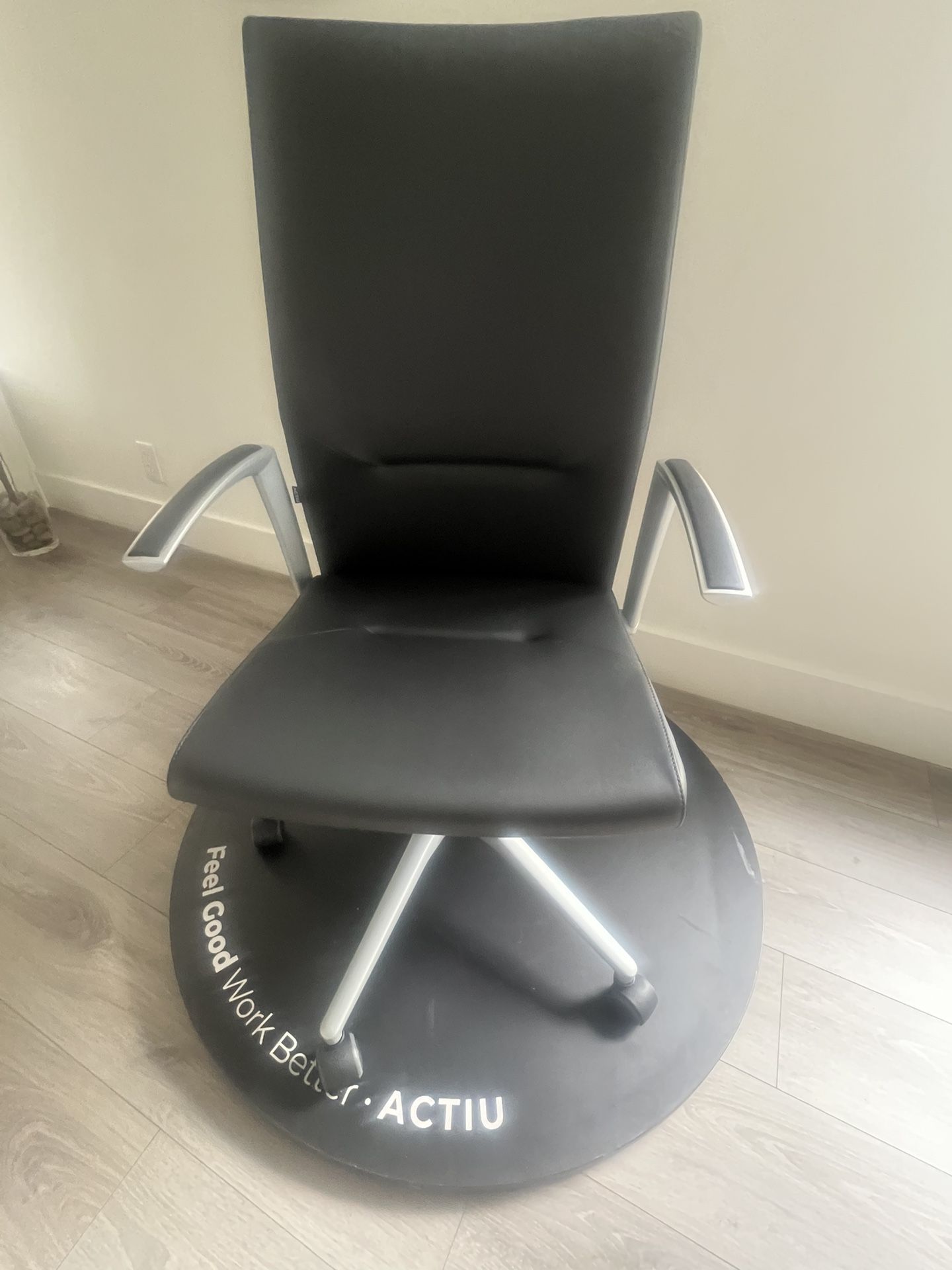 Office Chair By Actiu