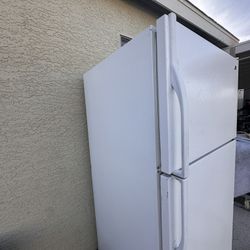 White Fridge (64x33)