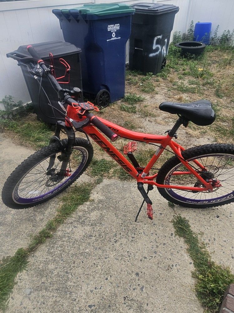 Genesis 26 saracino mens red mountain bike