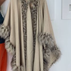 Yves Saint Laurent  Cape Super Elegant. Almost New