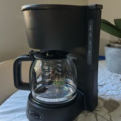 Amazon Basics 5 Cup Drip Coffee Maker with Glass Coffee Pot 
