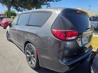 2020 Dodge Pacifica  Sport Parting out