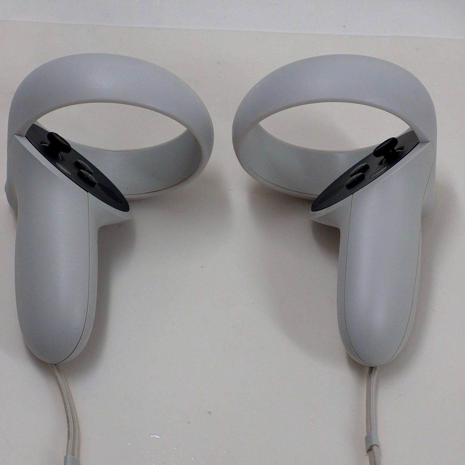 Meta Quest 2 64GB Standalone All-in-One VR Headset KW49CM
