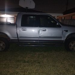 2003 Ford F-150 Lighting