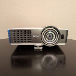 BenQ MW821ST Projector