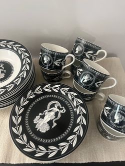 Black and white Olympia porcelain dishes