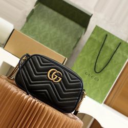Gucci GG Marmont Traveler Bag 