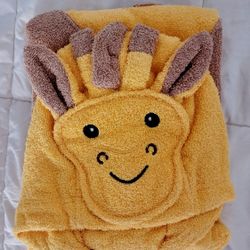 Personalized Kids Hooded Terry Bathrobe towel For Boys and Girls, Giraffe. 

Material: natural soft terry cotton 100%
Color: delicate orange
Size: ava