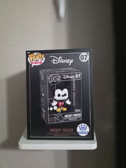 Funko Pop! Disney Die-Cast Mickey Mouse (Chase) Collectible Figure