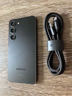 New Condition! 📱Unlocked ~Samsung Galaxy S23  ~Any Sim Card!