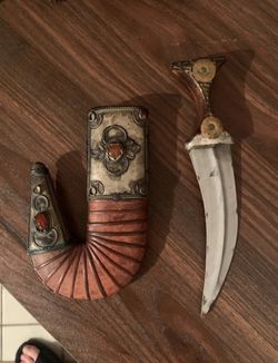 Fine antique shamshir Arabian Jambiya Oman Cerimonial Dagger