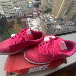 Nike Dunks Hot Pink size 8 Men’s 