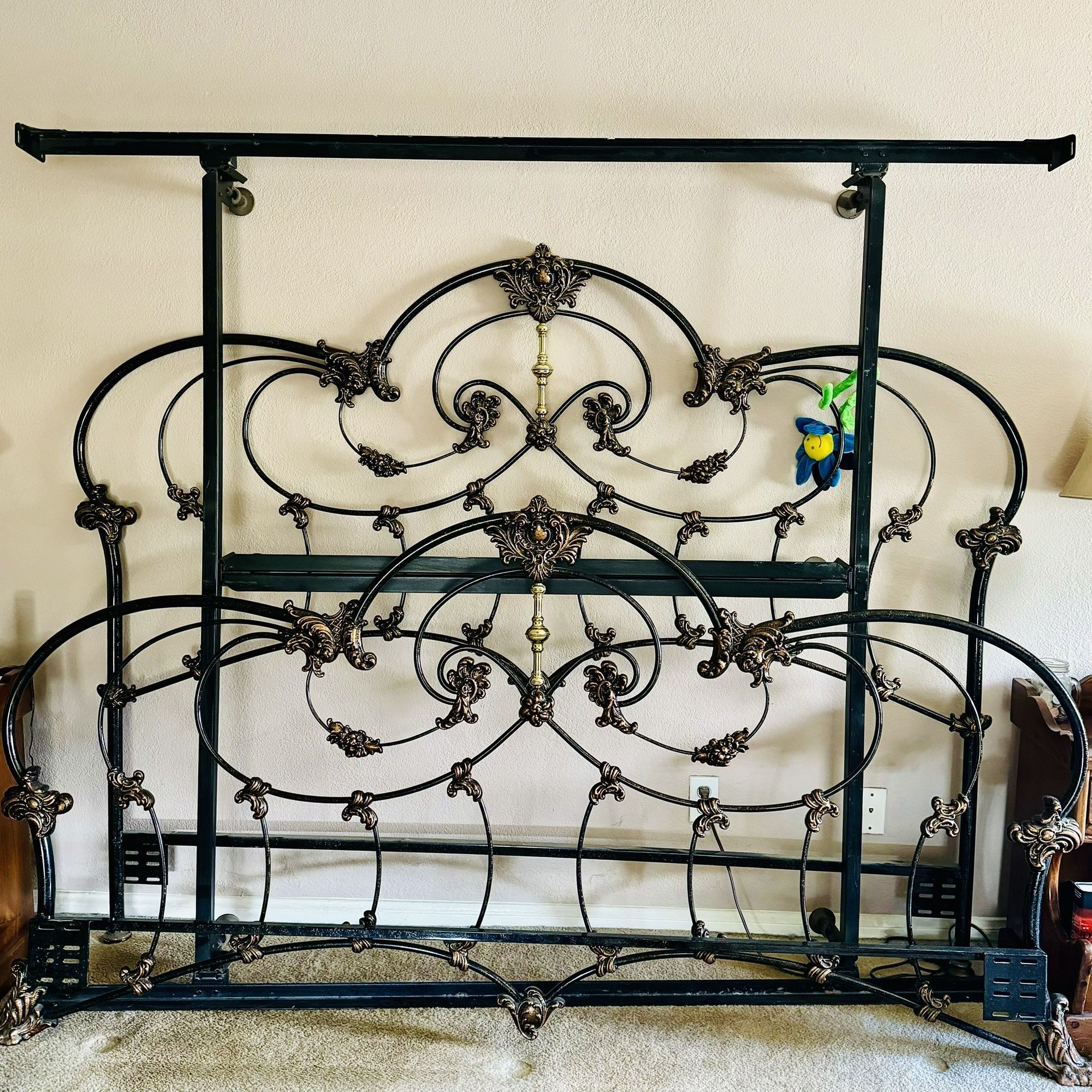 Metal headboard and Footboard With frame Cal King