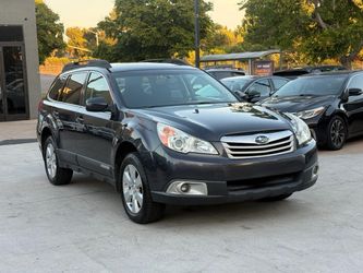 2012 Subaru Outback 2.5i Premium Wagon 4 D