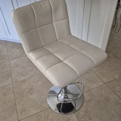 Adjustable Height Bar Stool