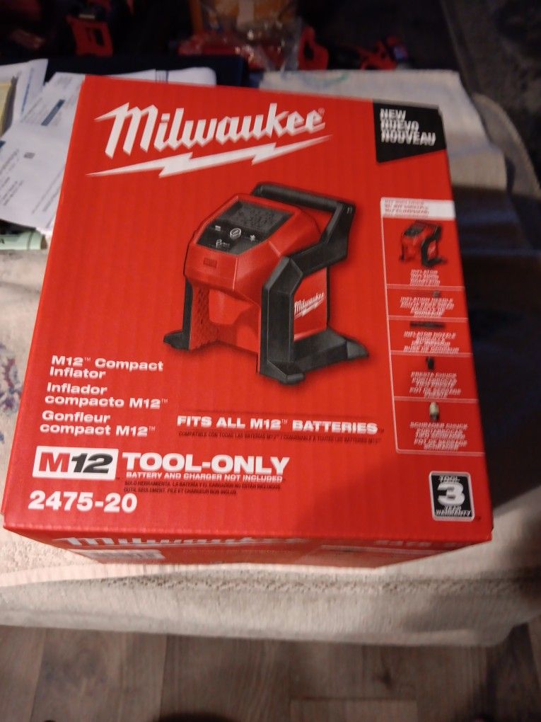 Milwaukee M12 Tire Inflatere
