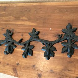 Metal hook wall hanger 