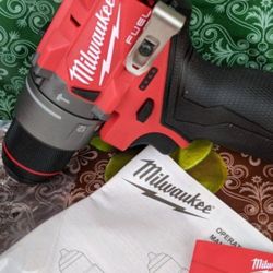                            MILWAUKEE 
M12 FUEL 12-VOLT LITHIUM ION BRUSHLESS CORDLESS  GEN-4  1/2 IN.  HAMMER DRILL  (TOOL-ONLY)